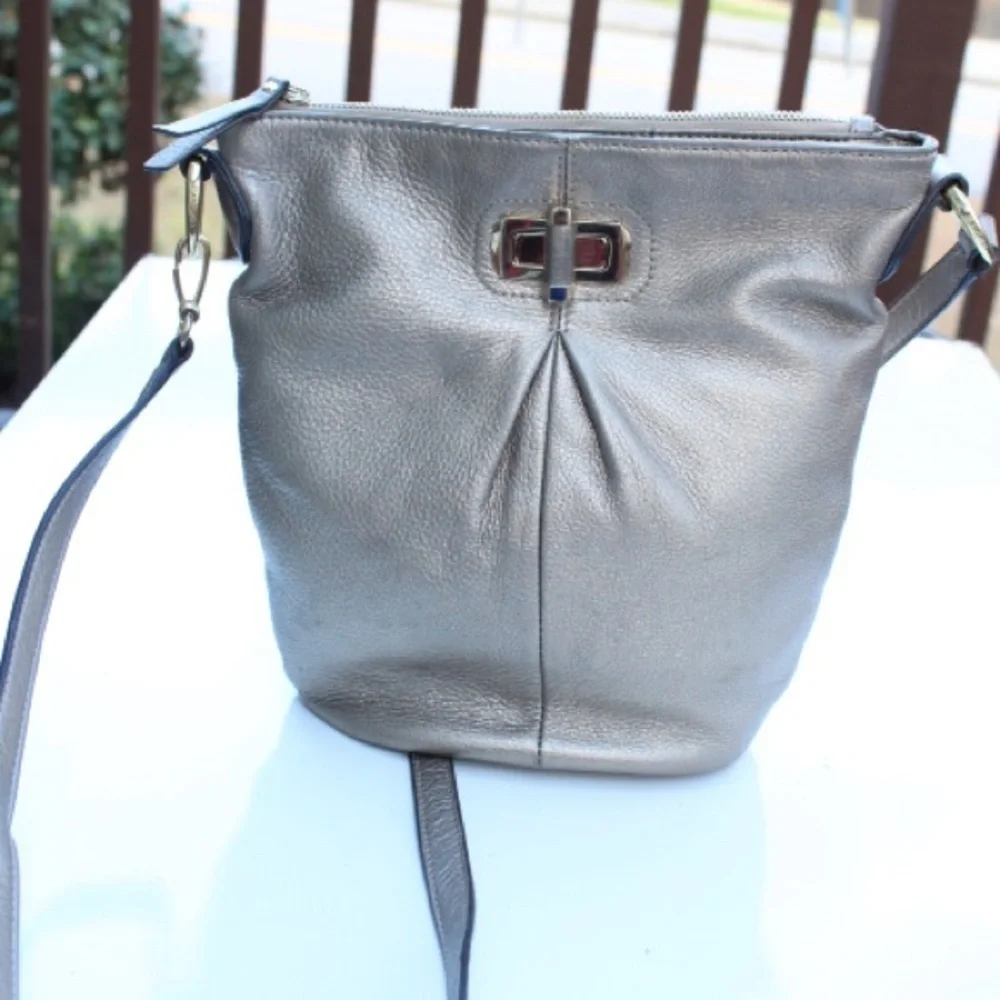 B. Makowsky bucket cross body bag